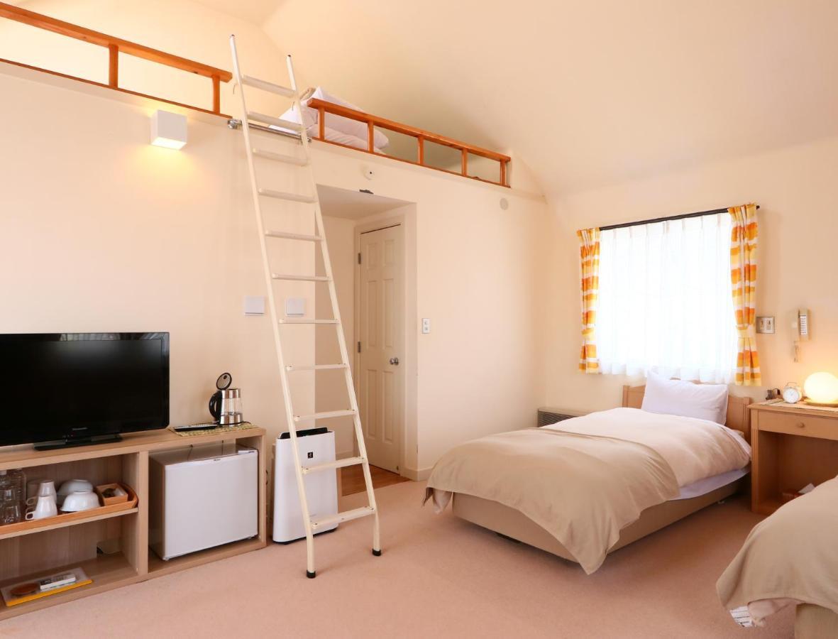 Bed and Breakfast Ryosha Tsukiakari Yamanakako Exterior foto