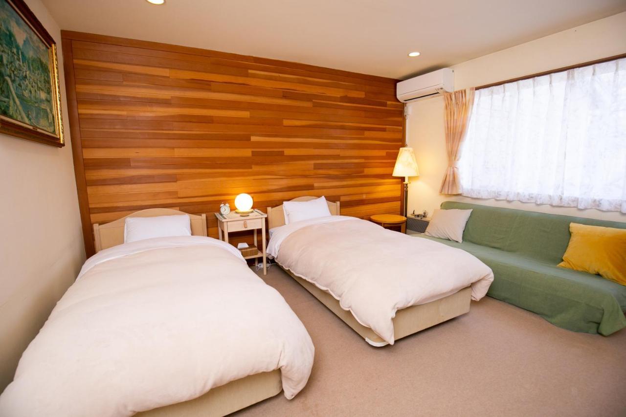 Bed and Breakfast Ryosha Tsukiakari Yamanakako Exterior foto